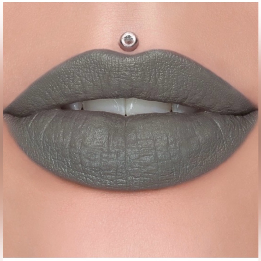 321–NEW Jeffree Star Cosmetics Velvet Trap Lipstick—DRILL SERGEANT—New in Box